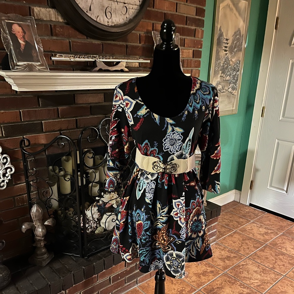 Mini dress with pockets, goes great with leggings.